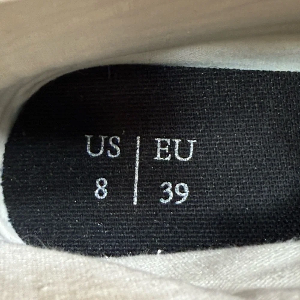 Canada Flag Maple Leaf High Top Canvas Sneakers Like New Size 8 - Picture 6 of 7